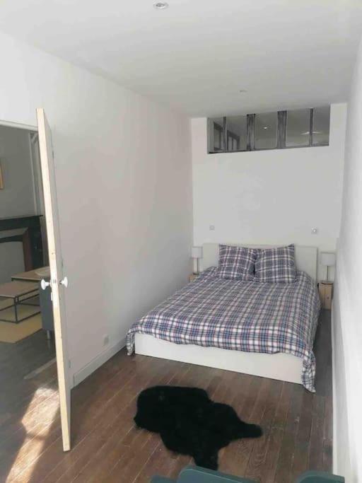 Appartement Cosy A Deux Pas De La Gare Laval  Exteriör bild